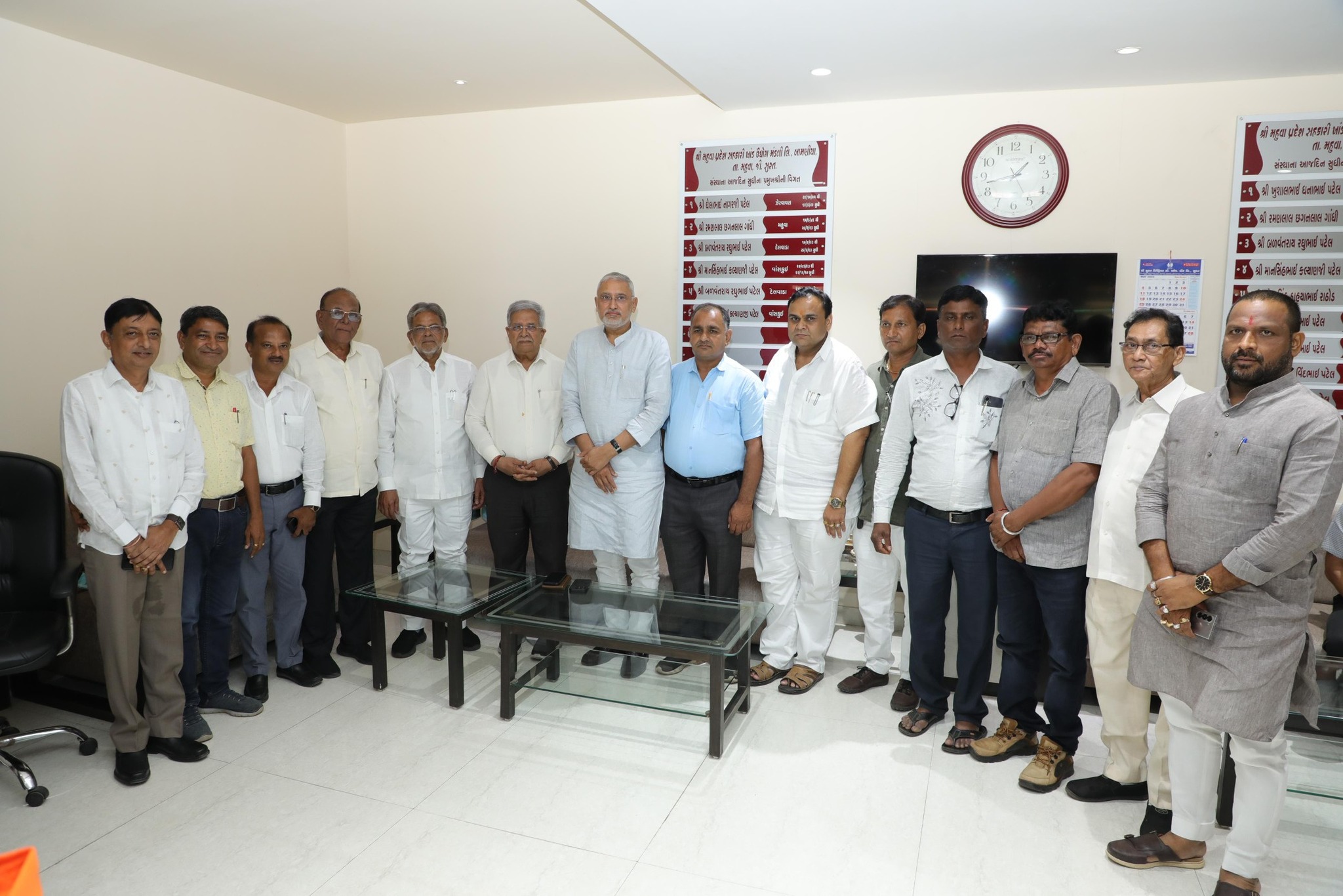 તા.૧૫-૦૫-૨૦૨૫ ના રોજ સુગરની કામગીરી અંગે મહુવા સુગર ફેકટરી ખાતે સમીક્ષા બેઠક મળી હતી.